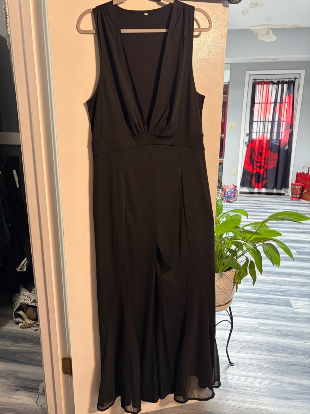 Sleeveless Black V-Neck Jumpsuit